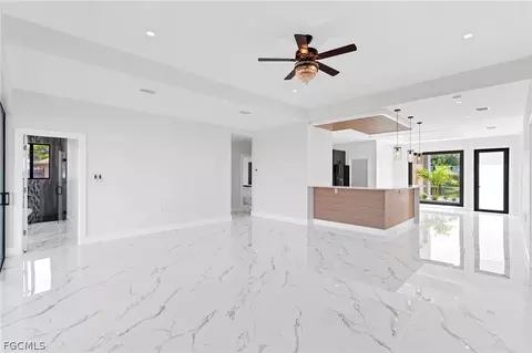 2027 NE 18th St, Cape Coral, FL 33909