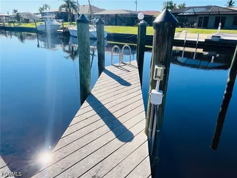 4802 Tudor Dr #202, Cape Coral, FL 33904