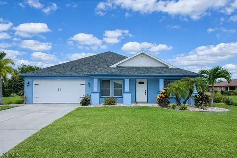 8000 Fountain Mist Blvd, Lehigh Acres, FL 33972