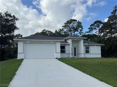 1304 Andover Dr, Labelle, FL 33935