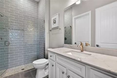 Bath - 20641 Napa Loop, Estero, FL 33928 photo 3 of 4