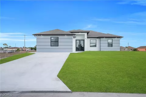 363 Paulcrest Ave, Lehigh Acres, FL 33974