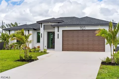 923 NE 17th Ter, Cape Coral, FL 33909