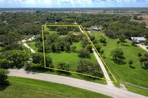 2032 Ortona Locks Rd, Moore Haven, FL 33471