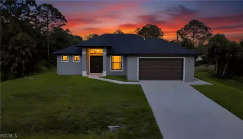 1402 Columbus Ave, Lehigh Acres, FL 33972