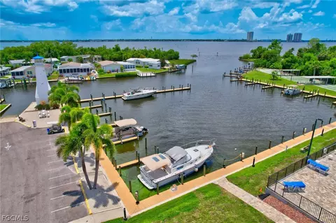 5554 Sir Walter Way, North Fort Myers, FL 33917
