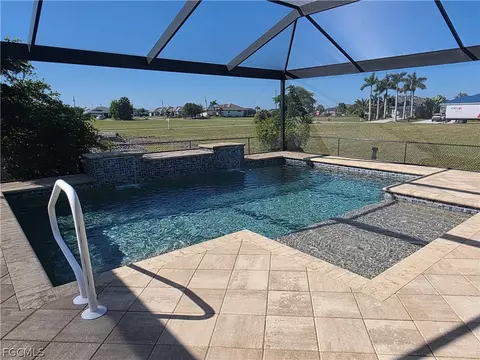 4204 NW 39th St, Cape Coral, FL 33993