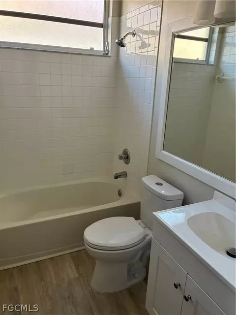 Bath - 9750 Sassafras Ct, Estero, FL 33928 photo 2 of 2