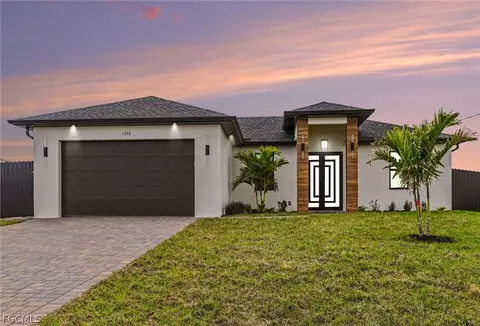 1030 NE Juanita Pl, Cape Coral, FL 33909