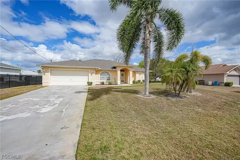2117 NE 40th St, Cape Coral, FL 33909
