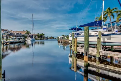 4924 SW 11th Ct, Cape Coral, FL 33914