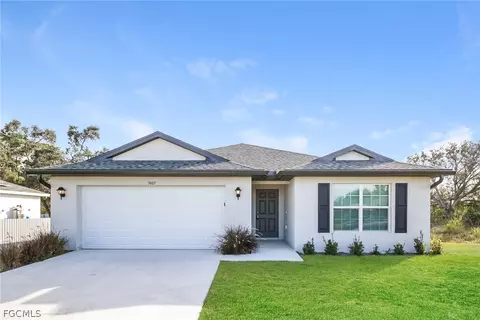3807 8th St SW, Lehigh Acres, FL 33976