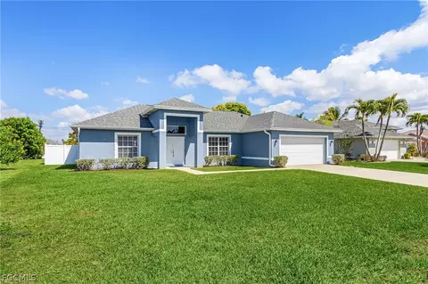 423 SE 23rd St, Cape Coral, FL 33990