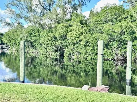 5529 Sir Walter Way, North Fort Myers, FL 33917