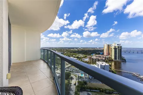 3000 Oasis Grand Blvd #2405, Fort Myers, FL 33916