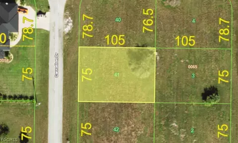 66 Carnation Dr, Placida, FL 33946