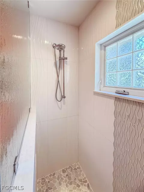 Bath - 4541 Conch Shell Dr, Captiva, FL 33924 photo 6 of 7