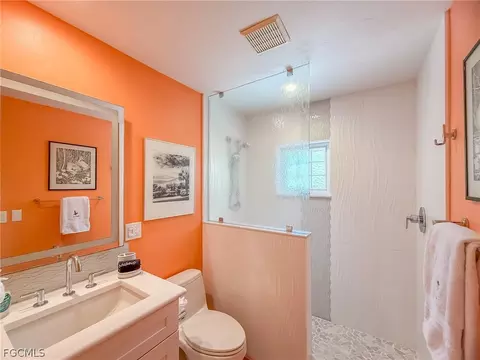 Bath - 4541 Conch Shell Dr, Captiva, FL 33924 photo 5 of 7