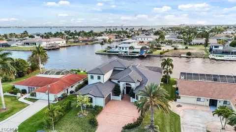 1950 SE 36th St, Cape Coral, FL 33904