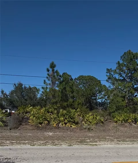 3712 40th St SW, Lehigh Acres, FL 33976