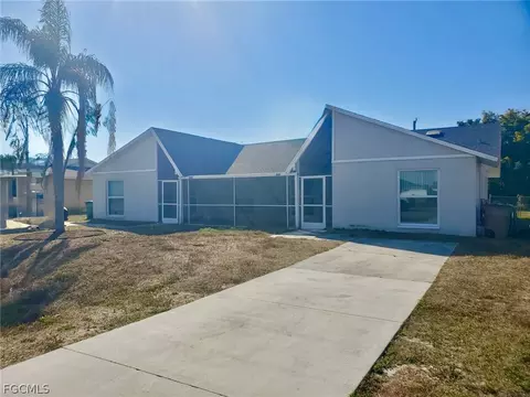 924-926 Andalusia Blvd, Cape Coral, FL 33909