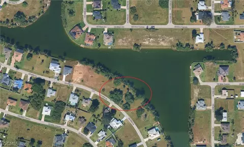 2137 NE 20th Ln, Cape Coral, FL 33909