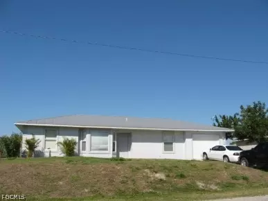 101 Curtis Ave N, Lehigh Acres, FL 33971