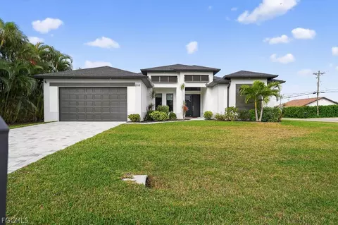 2118 SW 14th Pl, Cape Coral, FL 33991