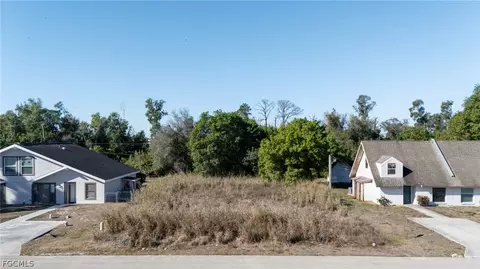 17454456 Dumont Dr, Fort Myers, FL 33967