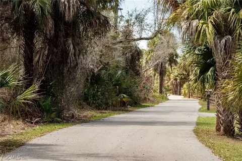 3751 Bateman Rd, Alva, FL 33920