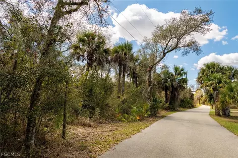 3751 Bateman Rd, Alva, FL 33920 photo 2