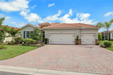3272 Birch Tree Ln, Alva, FL 33920
