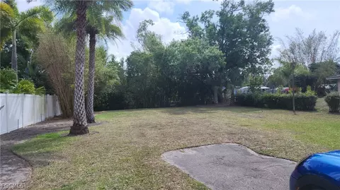 4528 E Riverside Dr, Fort Myers, FL 33905