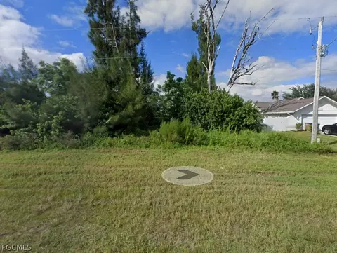 1929 SW 4th St, Cape Coral, FL 33991