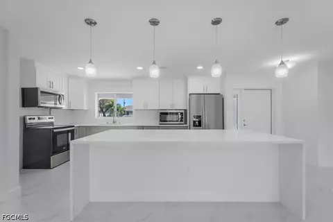 105 SE 45th Ter, Cape Coral, FL 33904