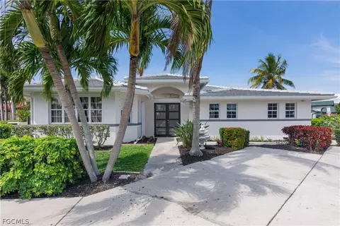 2417 Cape Coral Pkwy W, Cape Coral, FL 33914