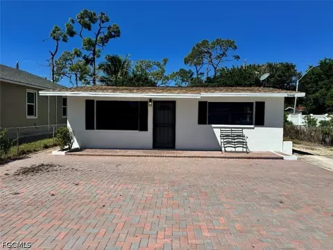 5448 9th Ave, Fort Myers, FL 33907
