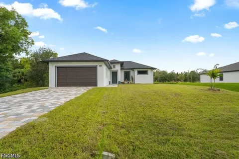 724 Kari Cir, Lehigh Acres, FL 33974