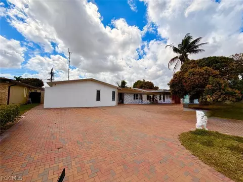 6748 Rose Dr, Miramar, FL 33023