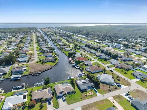 2041 SE 16th St, Cape Coral, FL 33990