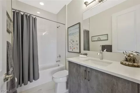 Bath - 20897 Thistle Leaf Ln, Estero, FL 33928 photo 2 of 4