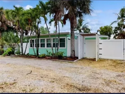1942 Roseate Ln, Sanibel, FL 33957