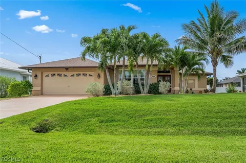 2114 SW 40th St, Cape Coral, FL 33914