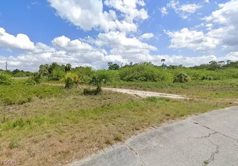 523 Independence Dr, Labelle, FL 33935 photo 2