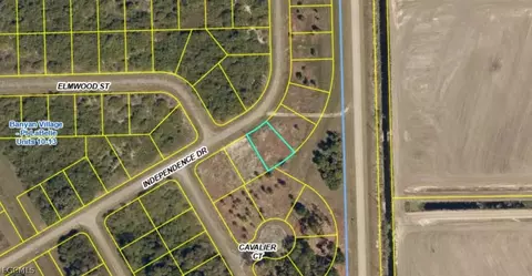 523 Independence Dr, Labelle, FL 33935