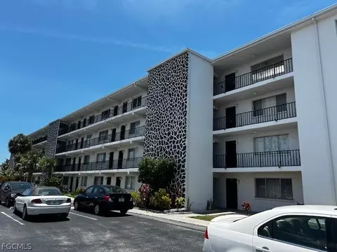 4906 Victoria Dr #412, Cape Coral, FL 33904