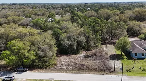 1614 Columbus Ave, Lehigh Acres, FL 33972