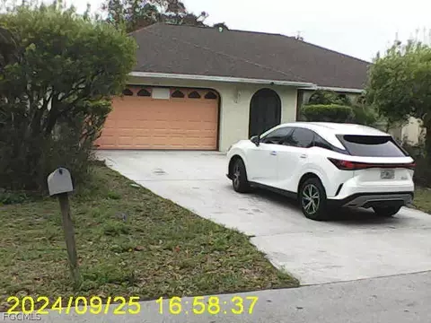 100 Sebring Cir, Lehigh Acres, FL 33936