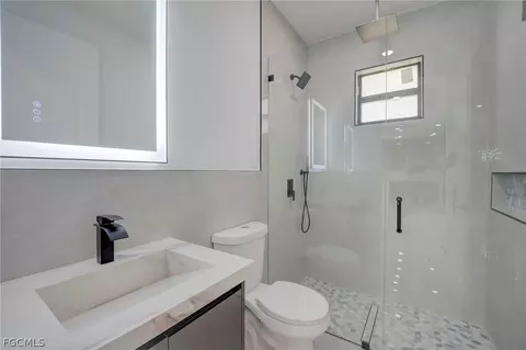 Bath - 809 Williams Ave, Lehigh Acres, FL 33972 photo 2 of 2