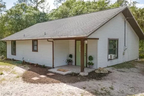 1063 Debbie Ln, Labelle, FL 33935